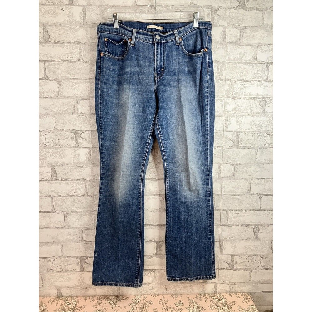 Levis Jeans Women's 415 Relaxed Boot Cut Size 34 Waist, Inseam 30, Rise 9.5